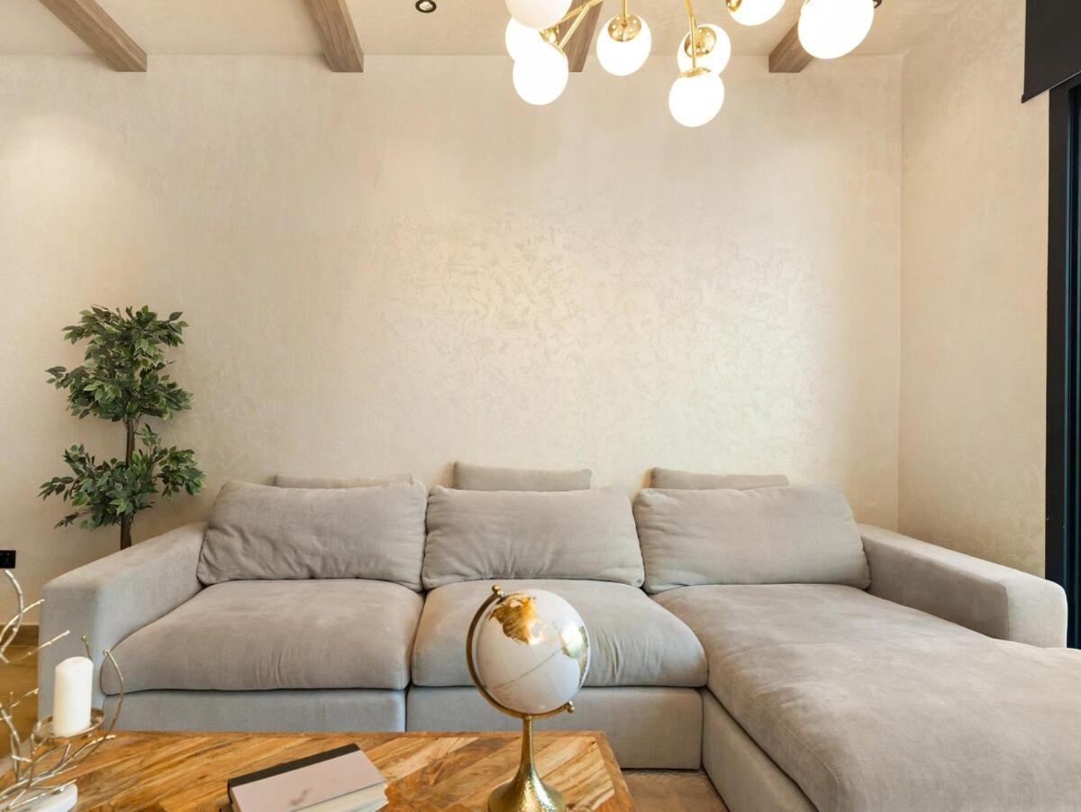 Luxury Penthouse In The Heart Of Marina * Dubai